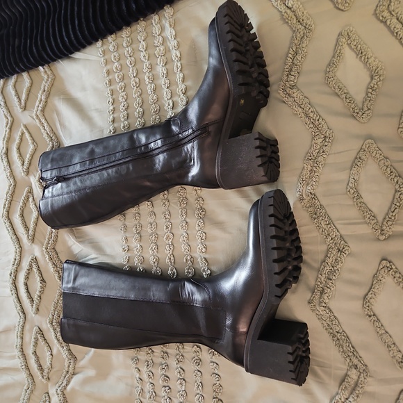 Boots - Picture 1 of 3